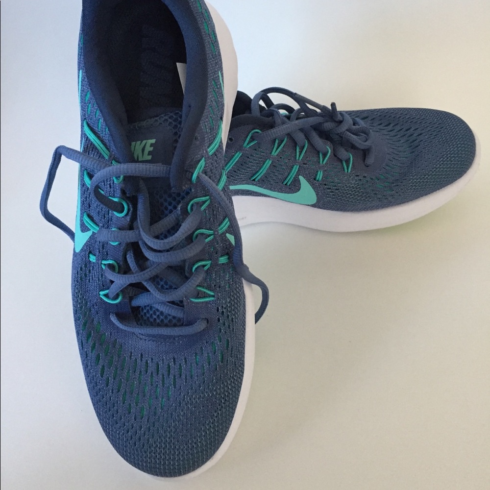 NWOT Nike Lunarglide 8 Running Size 8 Blue